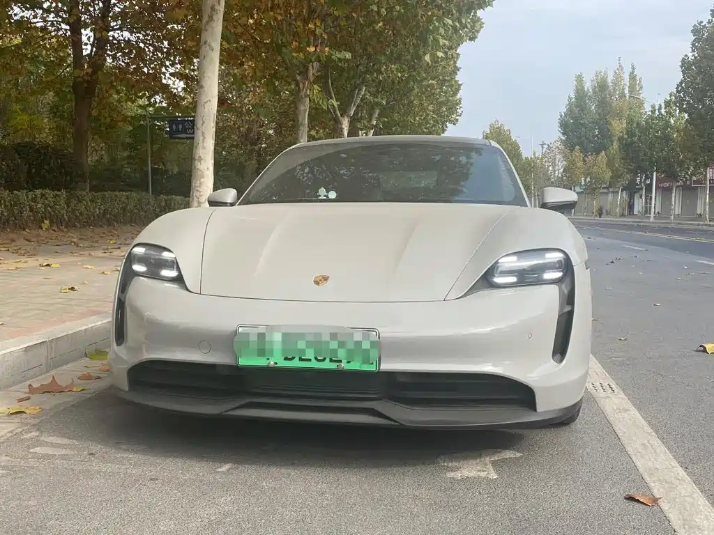 Porsche Taycan — миниатюра 6