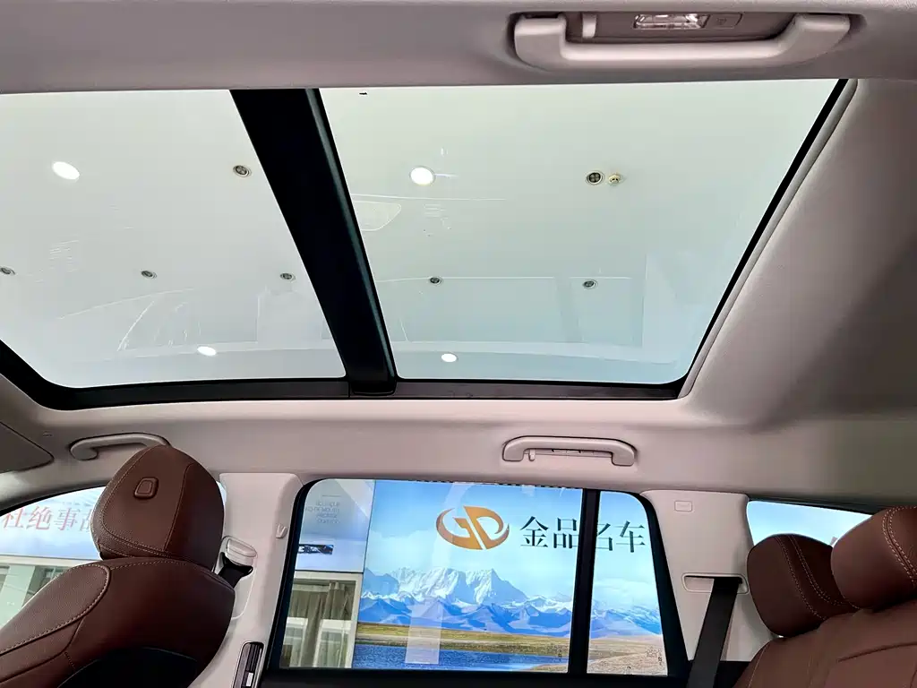 Mercedes-Benz GLS — миниатюра 13