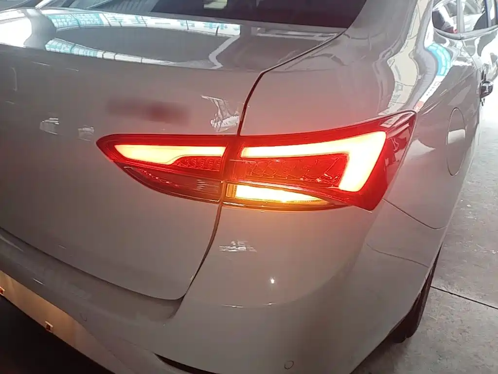 Buick Excelle — миниатюра 8