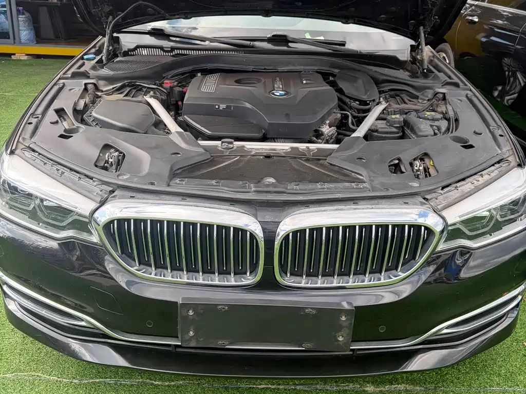 BMW 5 Series — миниатюра 21