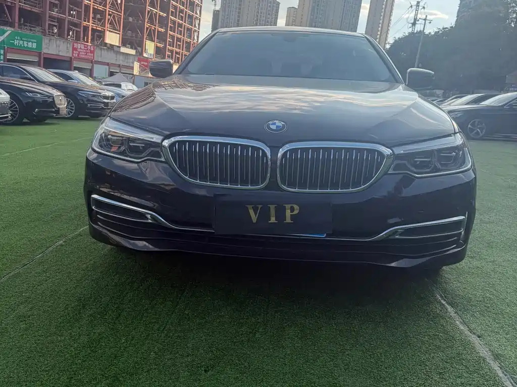 BMW 5 Series — миниатюра 2