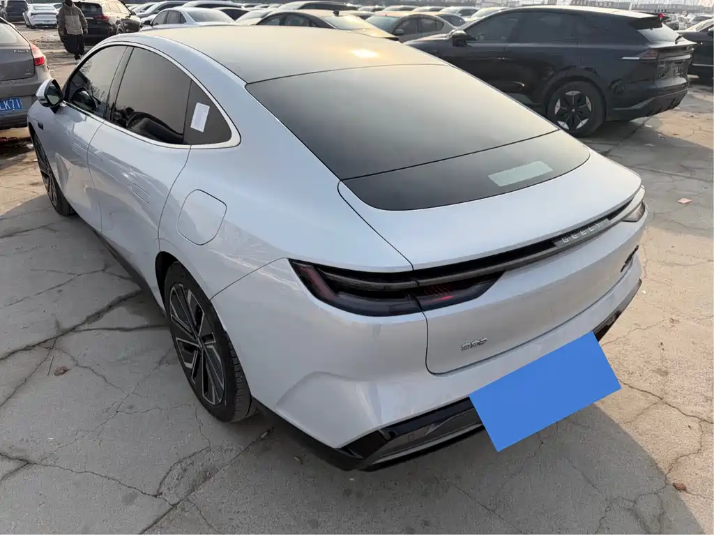 GEELY GALAXY GALAXY E8