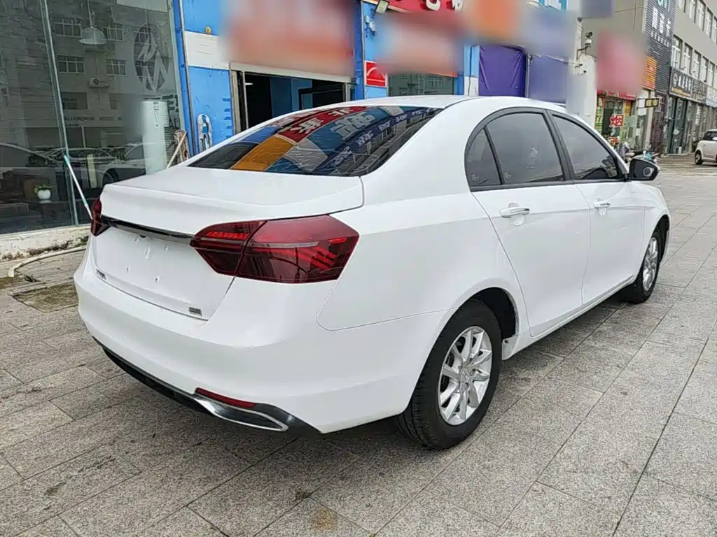 Geely Emgrand — миниатюра 7