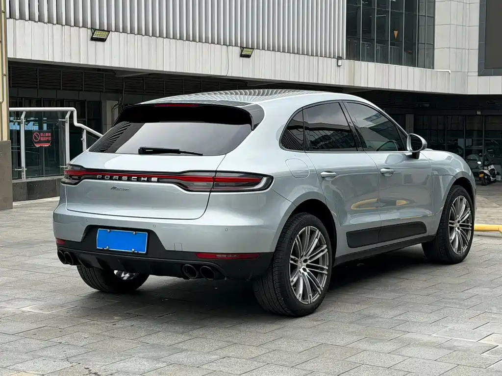 Porsche Macan — миниатюра 6