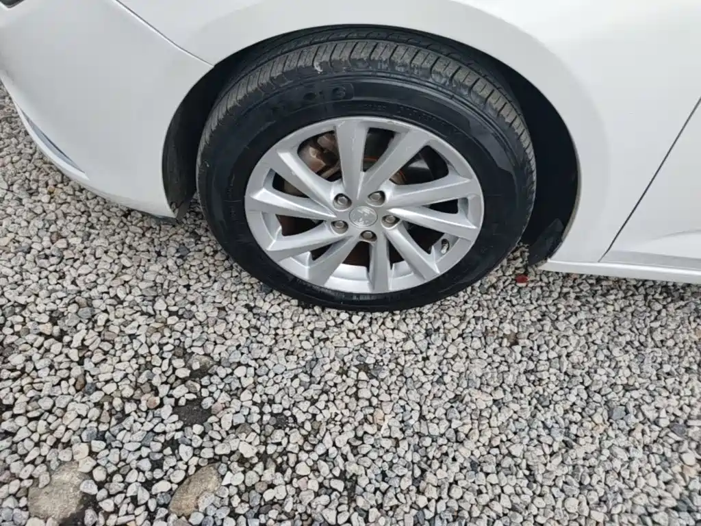 Buick Verano — миниатюра 23