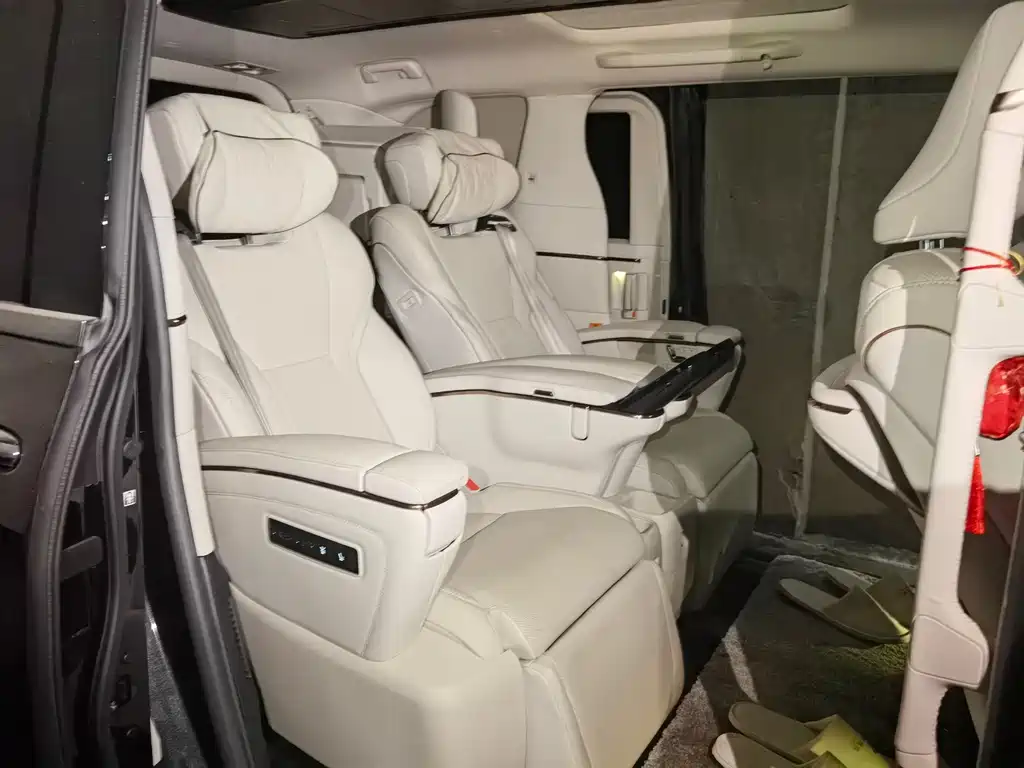 Lexus LM 2023 350h мест