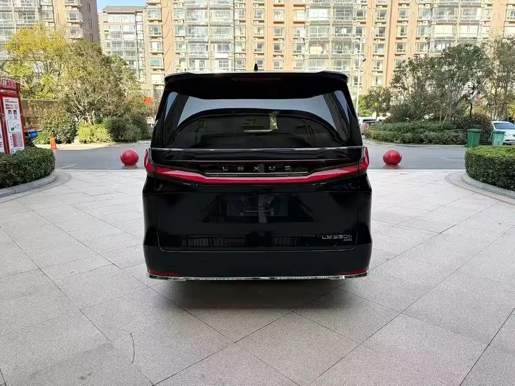 Lexus LM 2023 350h мест