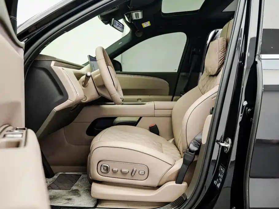 Li Auto Li L8 — миниатюра 10