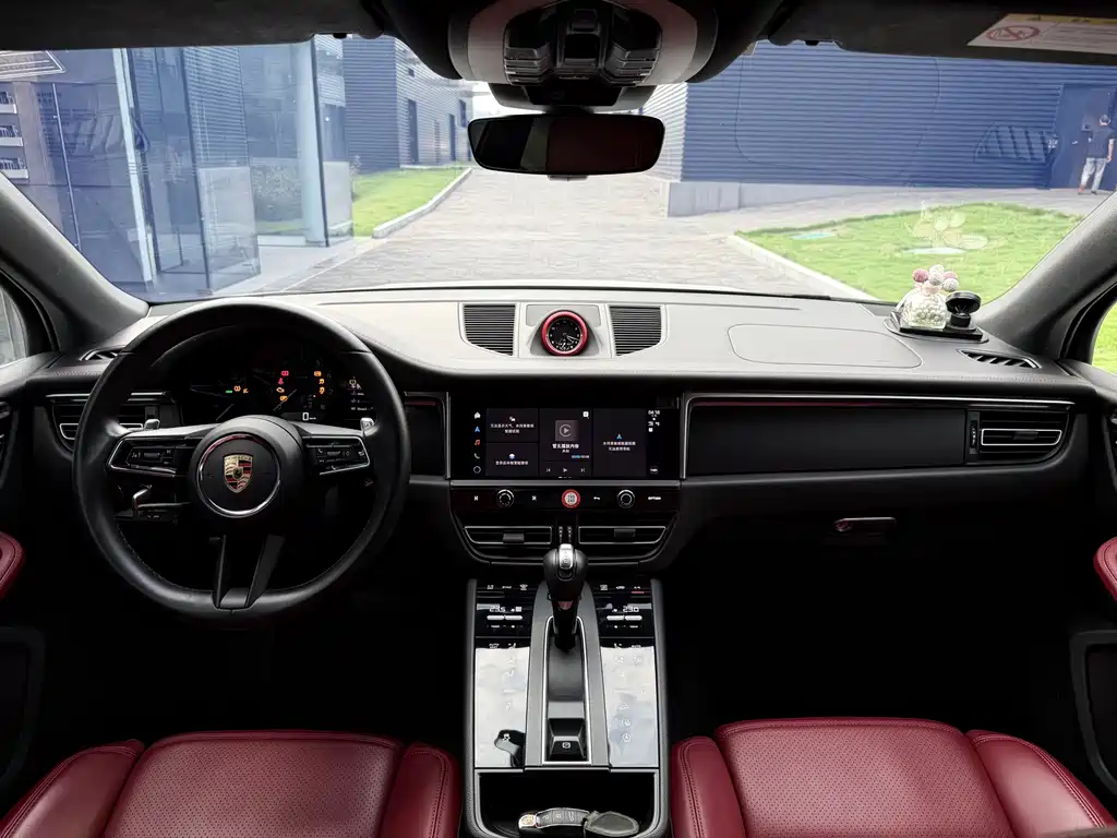 Porsche Macan — миниатюра 8