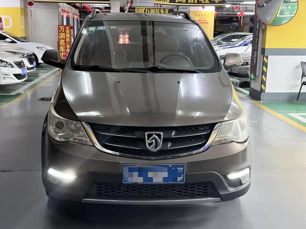 Baojun 730 2014 1.5L MT Luxury ESP 7 мест