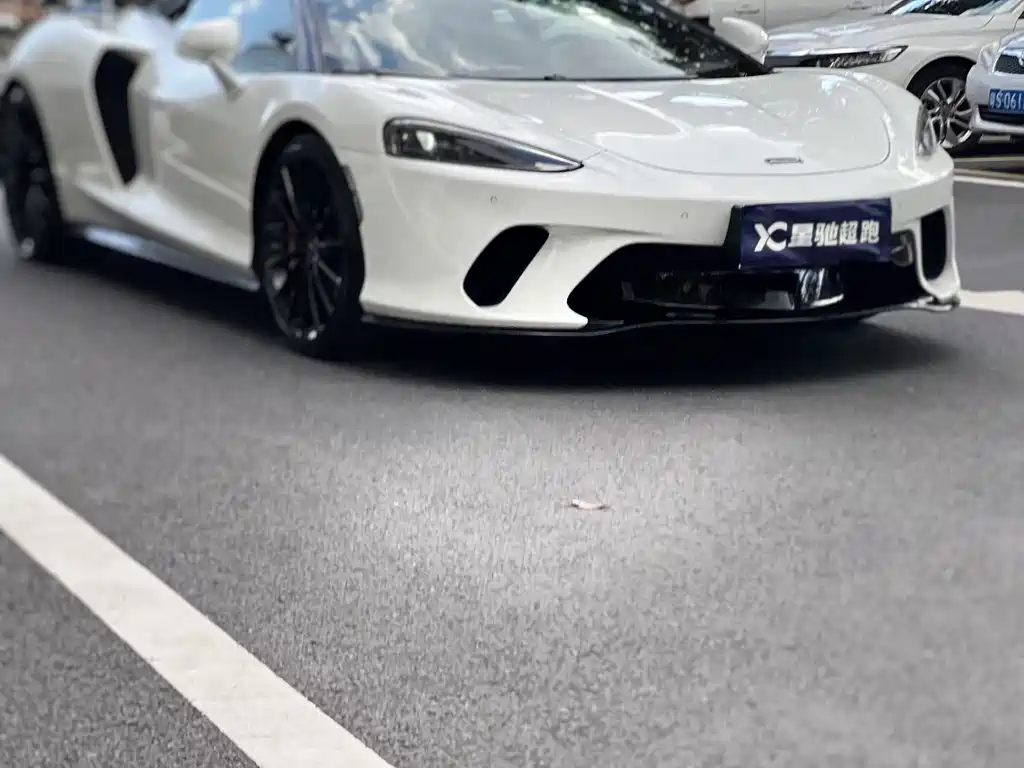 McLaren GT — миниатюра 3