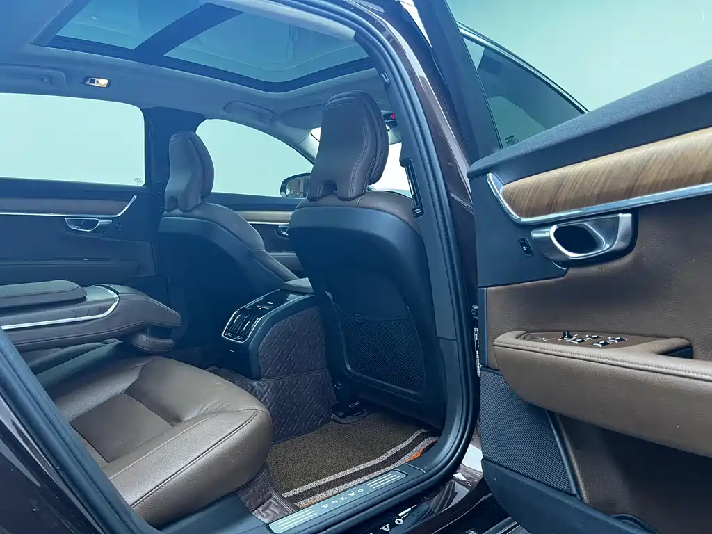 Volvo S90 — миниатюра 19