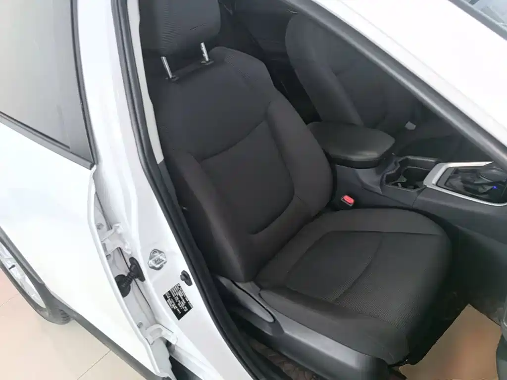 Toyota RAV4 — миниатюра 25