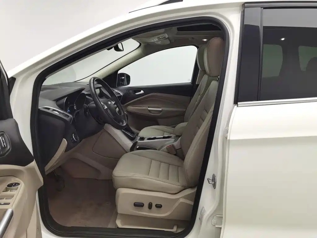 Ford Kuga — миниатюра 10