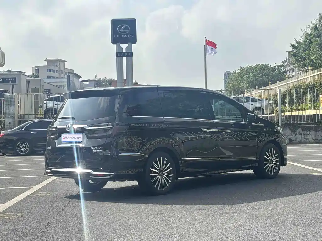 Honda Elysion — миниатюра 3
