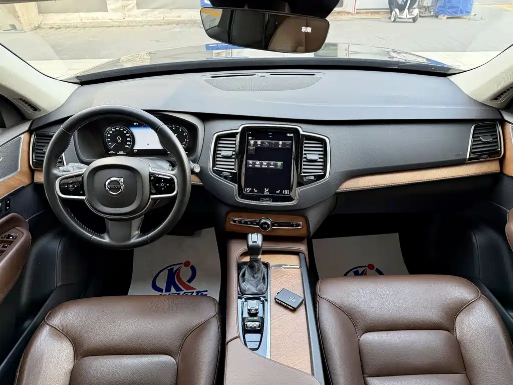 Volvo XC90 2020 T6 Luxury 7 мест