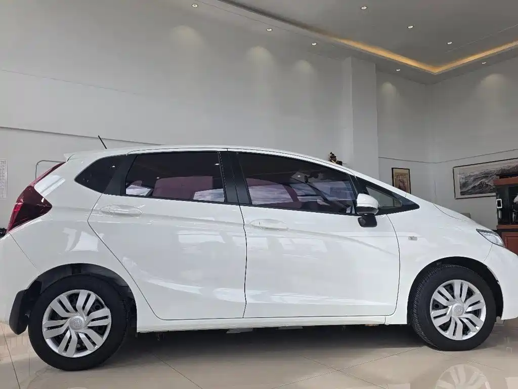 Honda Fit — миниатюра 9