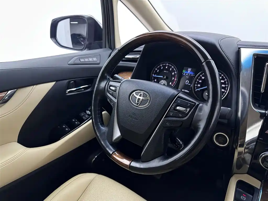Toyota Alphard 2018 3.5L Luxury