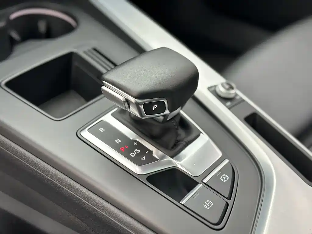 Audi A4L 2020 40 TFSI Luxury