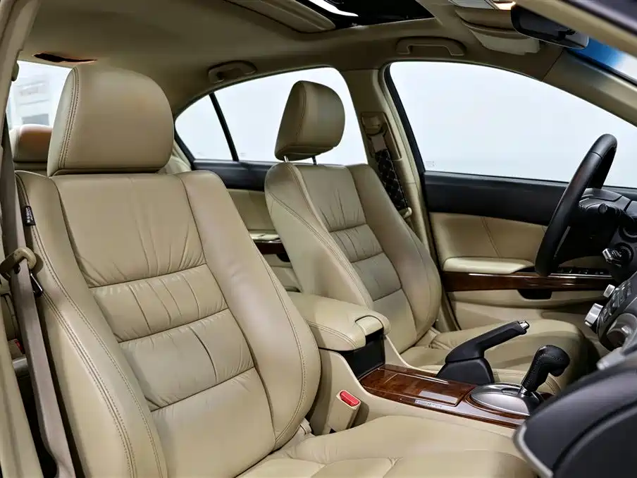 Honda Accord — миниатюра 8