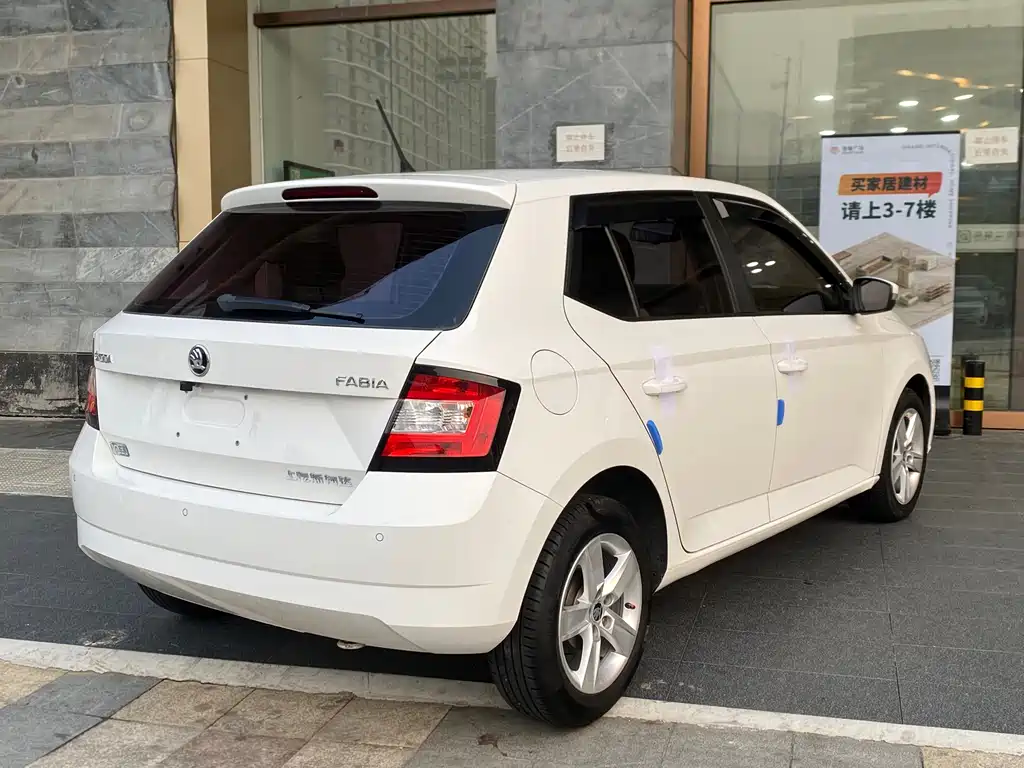 Skoda Fabia — миниатюра 13