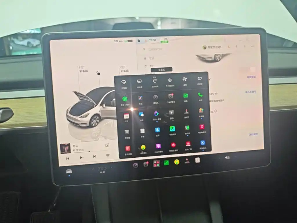 Tesla Model Y — миниатюра 13