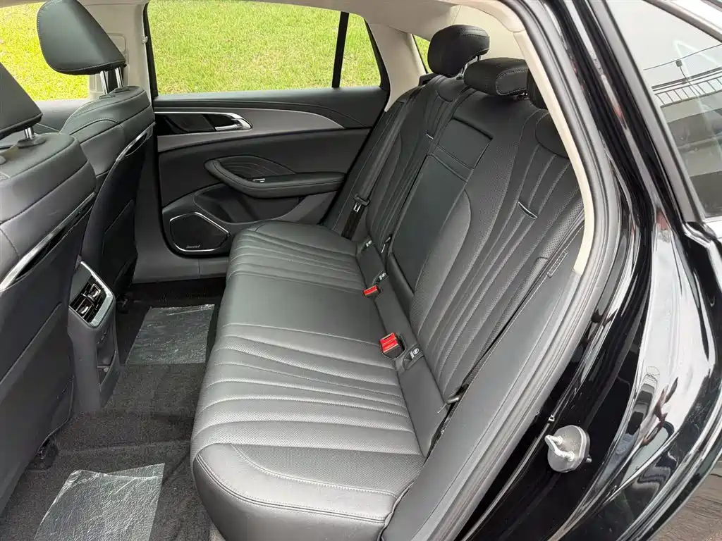 Hongqi H5 2024 2.0T AT