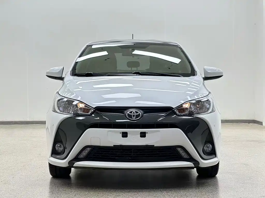 Toyota Yaris L — миниатюра 2