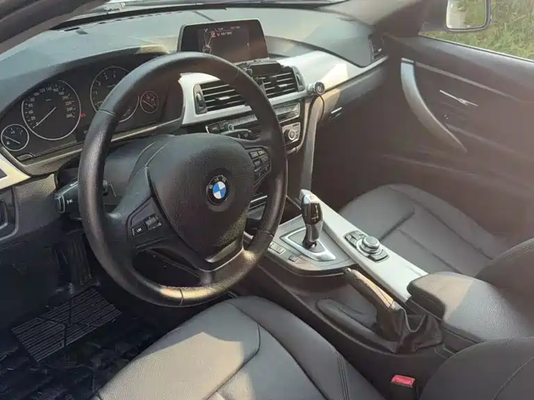 BMW 3 Series — миниатюра 3