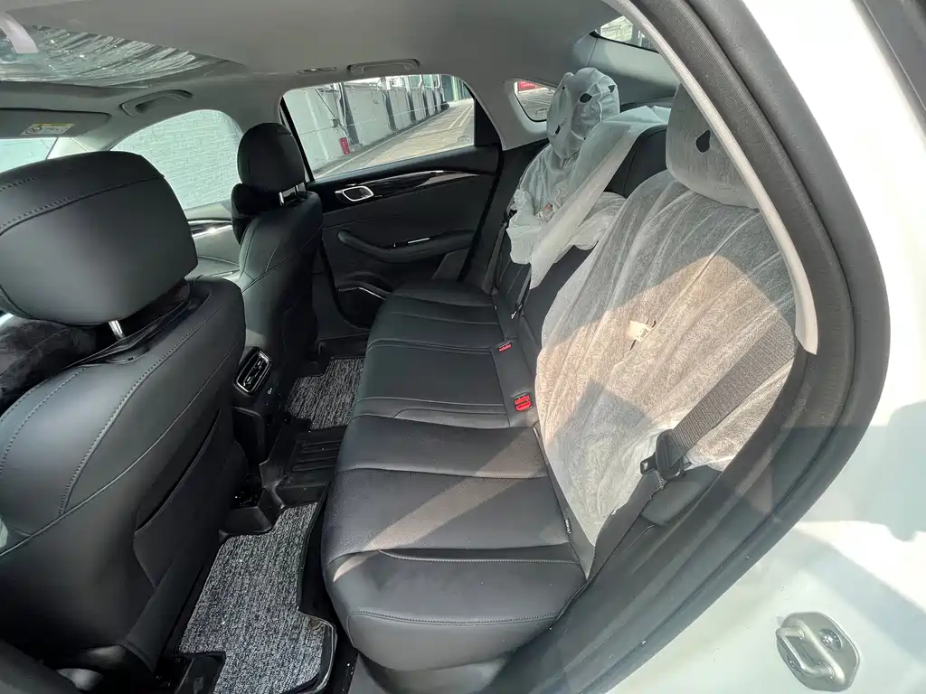 Geely Emgrand — миниатюра 19