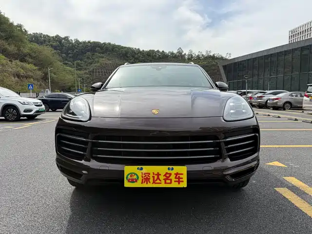 PORSCHE CAYENNE 2018