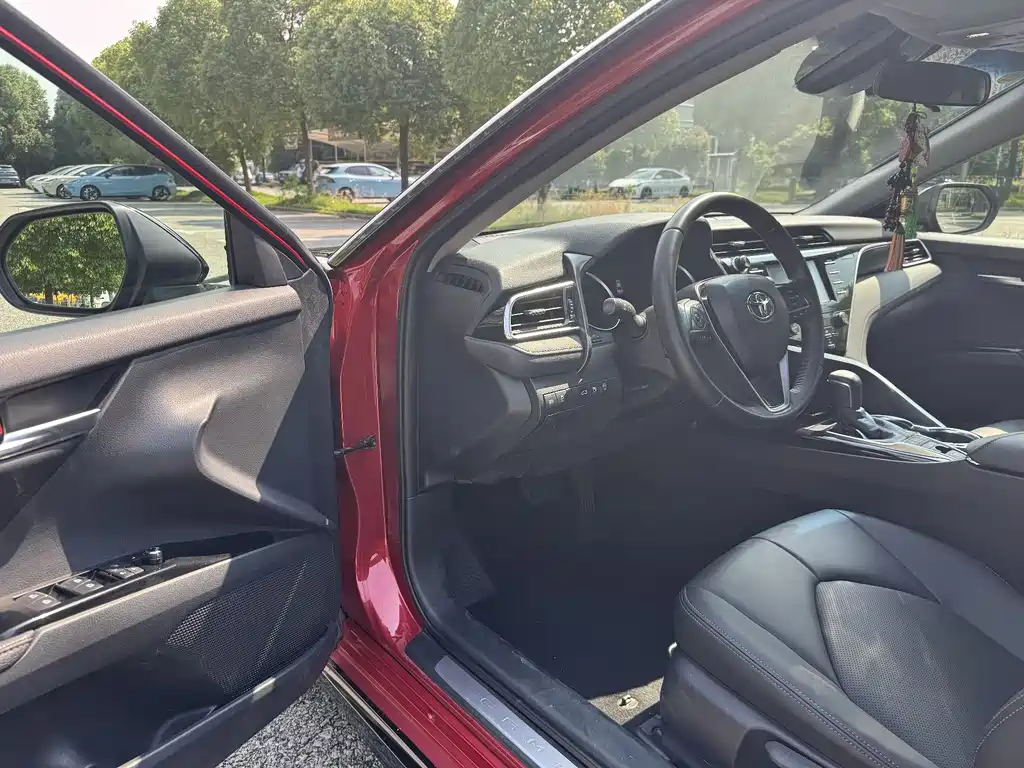 Toyota Camry 2018 2.0S
