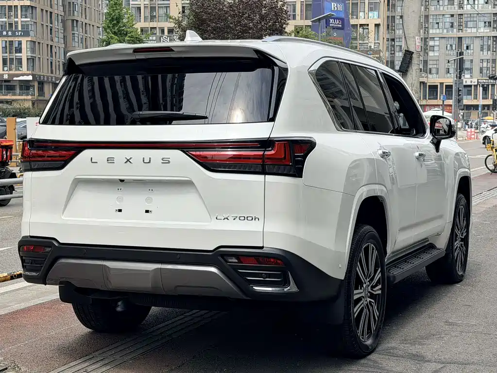 Lexus LX — миниатюра 4