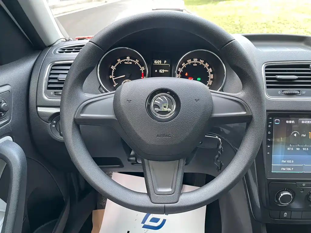 Skoda Yeti — миниатюра 9