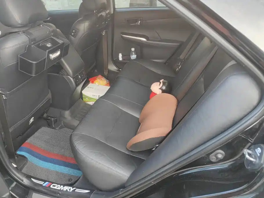 Toyota Camry — миниатюра 10