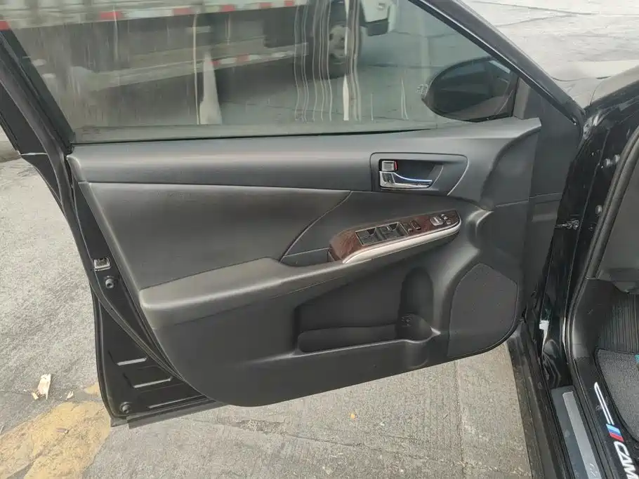 Toyota Camry — миниатюра 6