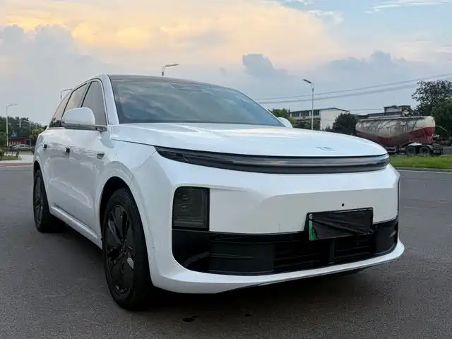 Li Auto L6