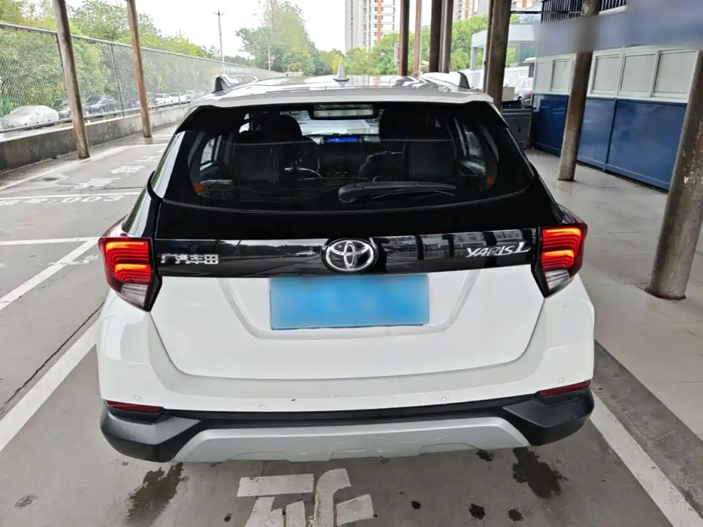 Toyota Yaris L — миниатюра 6