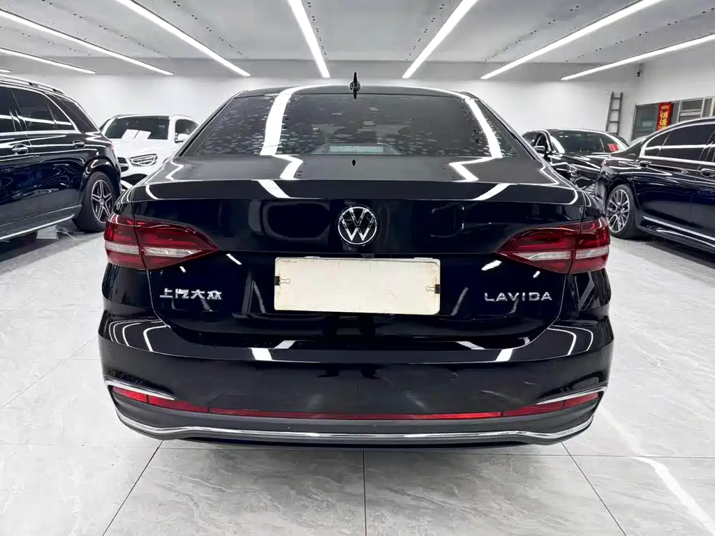 Volkswagen Lavida — миниатюра 5