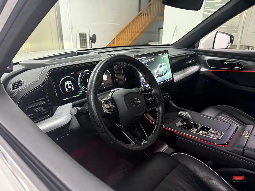 GAC GS8 2022 2.0TM Luxury （ мест）