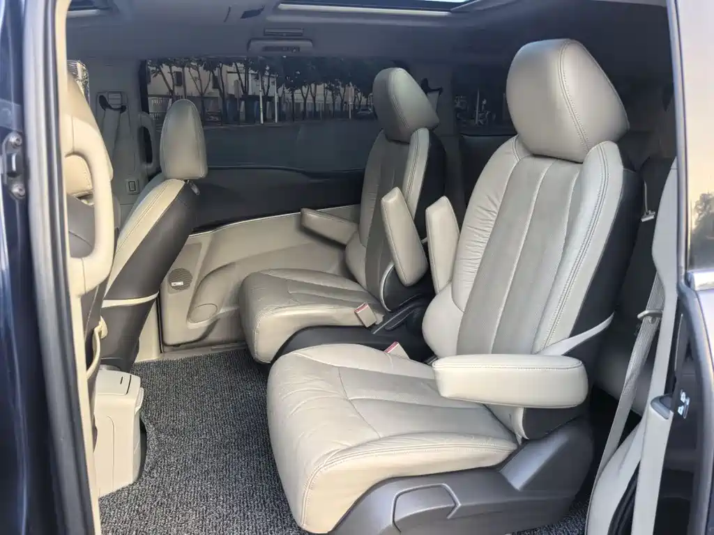 Buick GL8 2011 3.0L XT Luxury Flagship