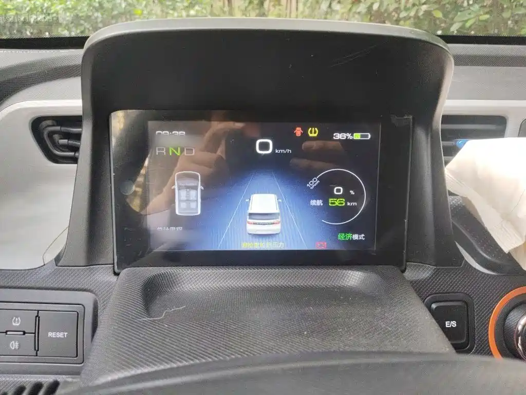 Wuling MINIEV — миниатюра 4