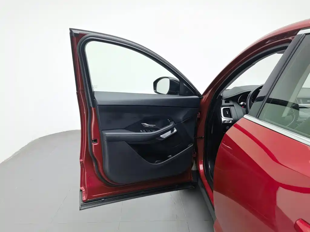 Jaguar E-PACE — миниатюра 8