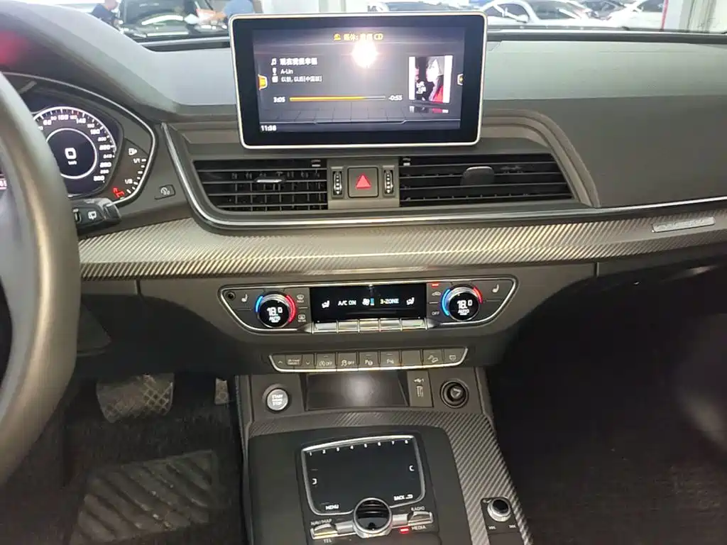 Audi Q5L — миниатюра 13