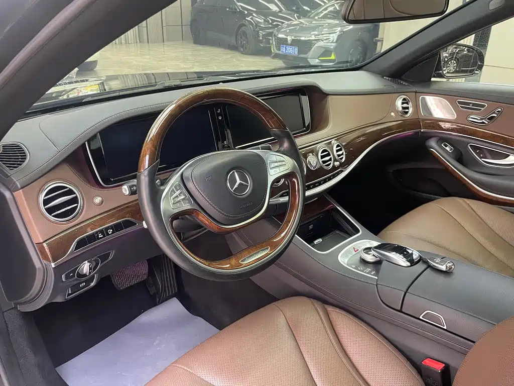 Mercedes-Benz S-Class — миниатюра 11