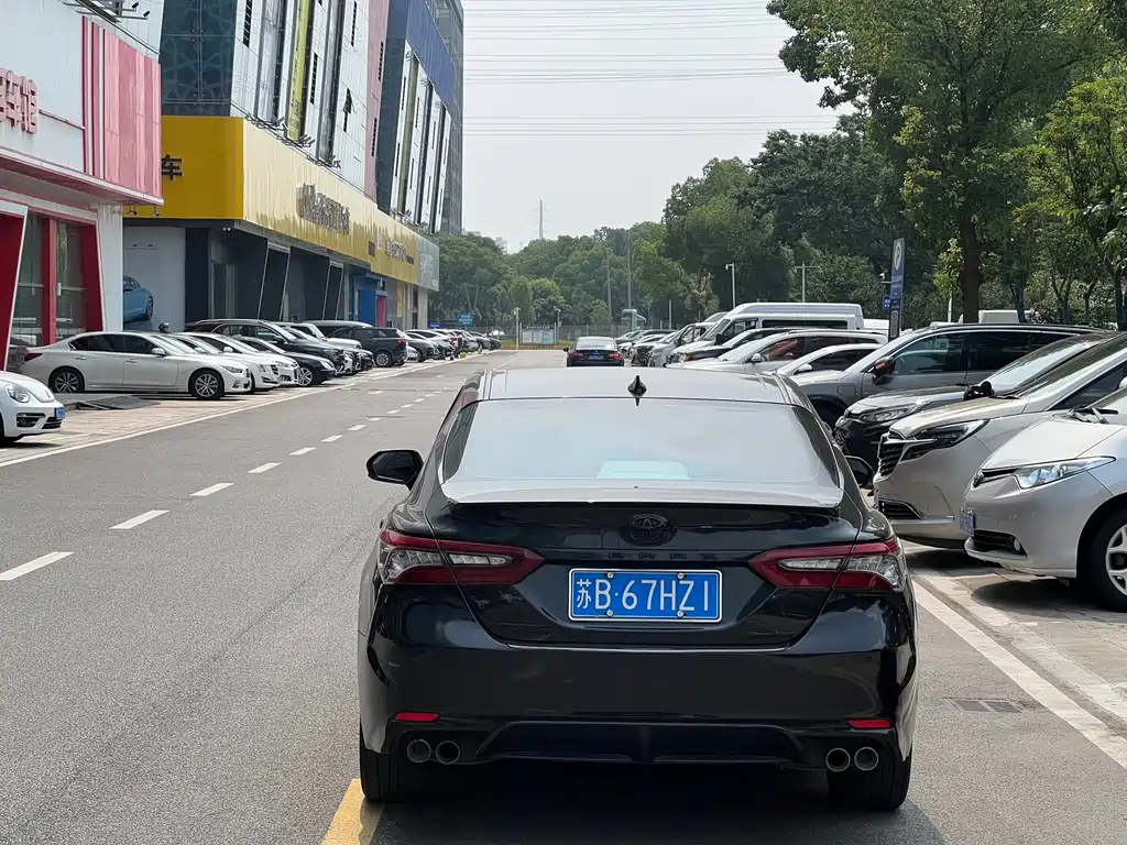 Toyota Camry 2022 2.0S