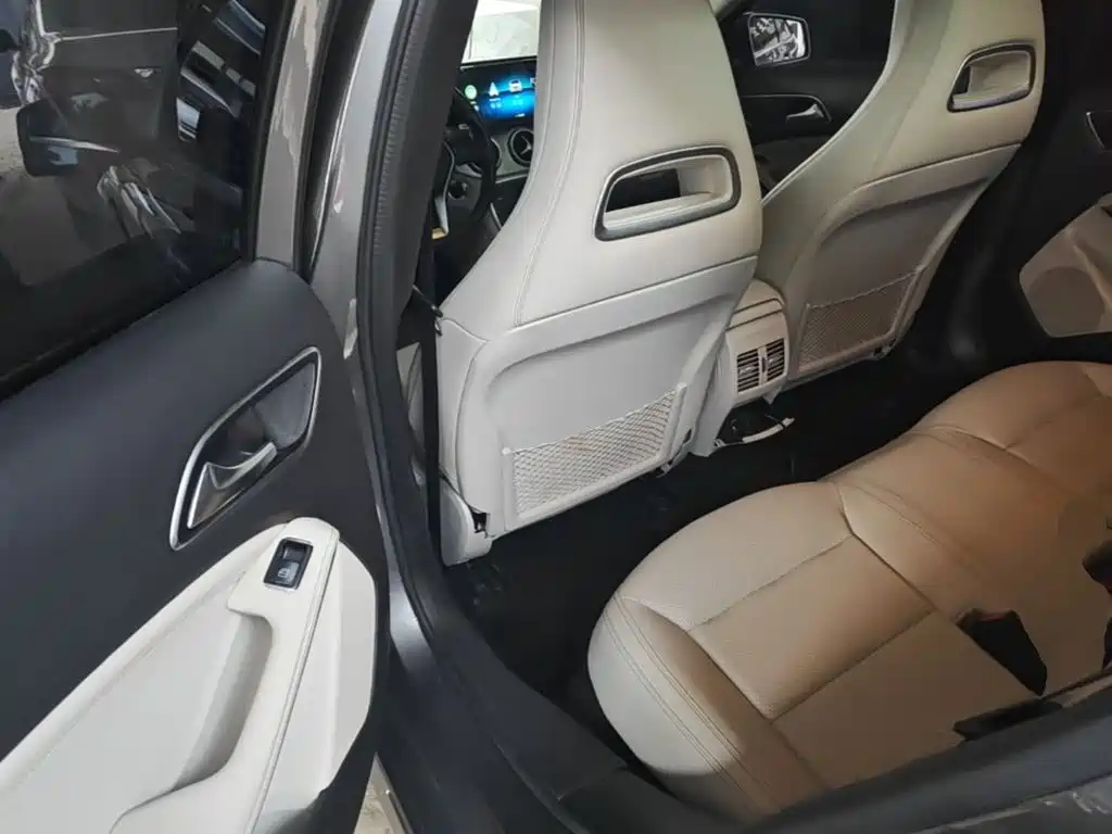 Mercedes-Benz GLA — миниатюра 17