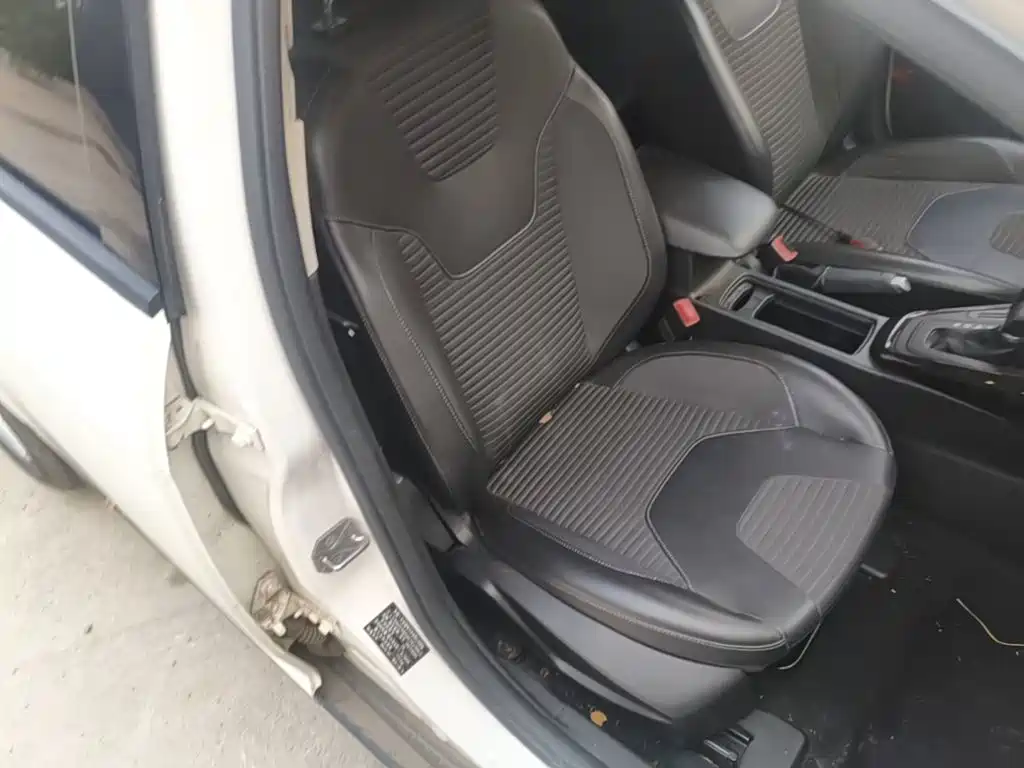Ford Focus — миниатюра 25
