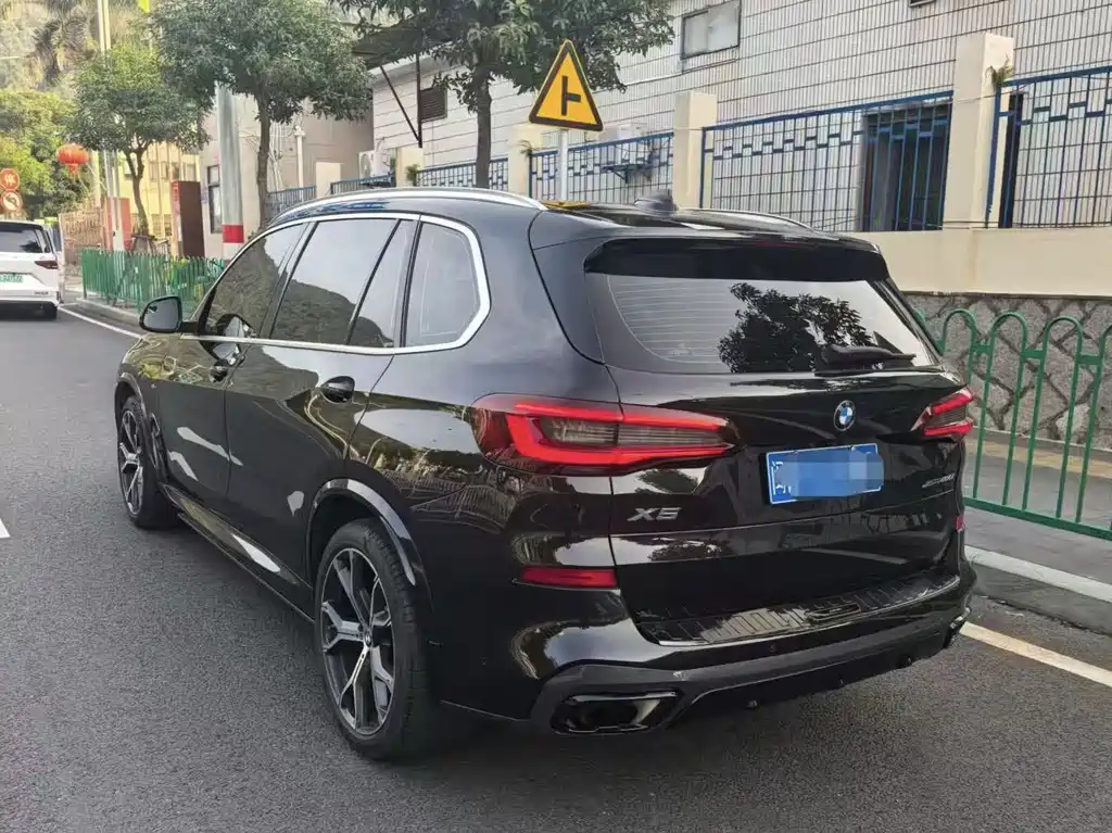 BMW X5 2022 xDrive 40Li Premium M Sport