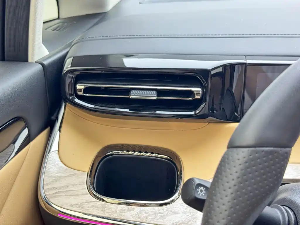 GAC Motor 传祺E8 PHEV — миниатюра 11